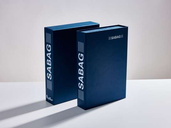 Rheinpack - Vollkarton Verpackungen - Verkaufsverpackungen - Promotionsverpackungen - Süsswarenverpackungen - Geschenkverpackungen - Wellkarton Verpackungen - Graukarton Verpackungen - Stulpdeckelschachel - Klappdeckelschachteln - Archivschachteln - Lagerschachteln - Faltschachteln - Gitterfachstege - Kantenschoner - Rillbox - Ritzbox - Überzogene Verpackungen - RheinDesign - Rohkartonage - Geschenkverpackungen B2B - CAD Verpackungsentwicklung - Beratung Kartonverpackung - Konzeption Kartonverpackung - Produktion Kartonverpackung - Prägedruck Kartonverpackung - Papira® - Papira® Hohlwand Verpackungen - Papira® Schieber Verpackungen - Papira® Eclipse - Papira® Mini Selection - Beutel Verpackung - Schokotafel Verpackung - Papira® LOVE - Rheinpack GmbH: Ihr Partner für Verpackungen aus Karton - von der Konzeption bis zur Realisierung! Rheinpack - Solid cardboard packaging - Sales packaging - Promotional packaging - Confectionery packaging - Gift packaging - Corrugated cardboard packaging - Grey cardboard packaging - Hinged lid boxes - Folding cartons - Archive boxes - Storage boxes - Folding boxes - Grid partition inserts - Edge protectors - Crease box - Score box - Coated packaging - RheinDesign - Raw cardboard packaging - B2B gift packaging - CAD packaging development - Cardboard packaging consultation - Cardboard packaging concept - Cardboard packaging production - Embossed printing cardboard packaging - Papira® - Papira® Hollow wall packaging - Papira® Slider packaging - Papira® Eclipse - Papira® Mini Selection - Bag packaging - Chocolate bar packaging - Papira® LOVE - Rheinpack GmbH: Your partner for cardboard packaging - from concept to realization!