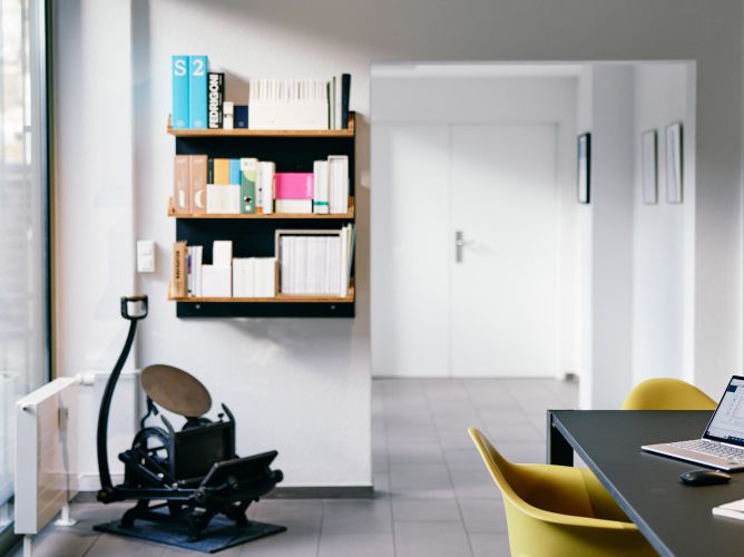 Rheinpack - Vollkarton Verpackungen - Verkaufsverpackungen - Promotionsverpackungen - Süsswarenverpackungen - Geschenkverpackungen - Wellkarton Verpackungen - Graukarton Verpackungen - Stulpdeckelschachel - Klappdeckelschachteln - Archivschachteln - Lagerschachteln - Faltschachteln - Gitterfachstege - Kantenschoner - Rillbox - Ritzbox - Überzogene Verpackungen - RheinDesign - Rohkartonage - Geschenkverpackungen B2B - CAD Verpackungsentwicklung - Beratung Kartonverpackung - Konzeption Kartonverpackung - Produktion Kartonverpackung - Prägedruck Kartonverpackung - Papira® - Papira® Hohlwand Verpackungen - Papira® Schieber Verpackungen - Papira® Eclipse - Papira® Mini Selection - Beutel Verpackung - Schokotafel Verpackung - Papira® LOVE - Rheinpack GmbH: Ihr Partner für Verpackungen aus Karton - von der Konzeption bis zur Realisierung! Rheinpack - Solid cardboard packaging - Sales packaging - Promotional packaging - Confectionery packaging - Gift packaging - Corrugated cardboard packaging - Grey cardboard packaging - Hinged lid boxes - Folding cartons - Archive boxes - Storage boxes - Folding boxes - Grid partition inserts - Edge protectors - Crease box - Score box - Coated packaging - RheinDesign - Raw cardboard packaging - B2B gift packaging - CAD packaging development - Cardboard packaging consultation - Cardboard packaging concept - Cardboard packaging production - Embossed printing cardboard packaging - Papira® - Papira® Hollow wall packaging - Papira® Slider packaging - Papira® Eclipse - Papira® Mini Selection - Bag packaging - Chocolate bar packaging - Papira® LOVE - Rheinpack GmbH: Your partner for cardboard packaging - from concept to realization!